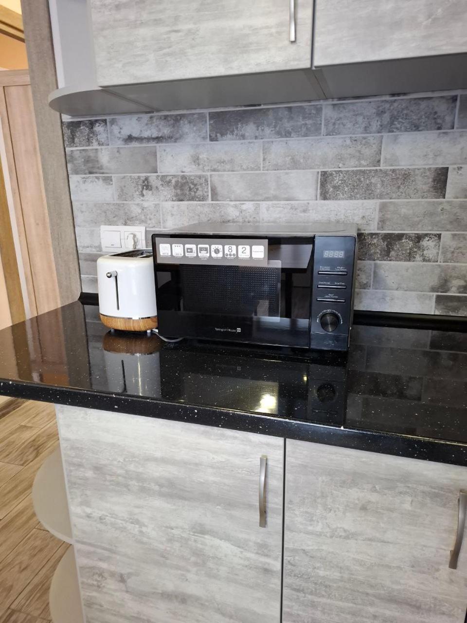 Atlant Luxury Family Apart Поряд З Тц Депот, Безконтактне Заселення Tsjernivsi Buitenkant foto