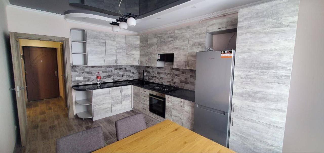 Atlant Luxury Family Apart Поряд З Тц Депот, Безконтактне Заселення Tsjernivsi Buitenkant foto
